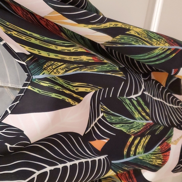 Tank Top, Large - Picture 3 of 7